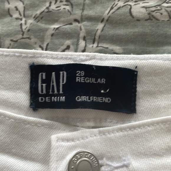 GAP White Denim Girlfriend Jeans - Picture 3 of 4